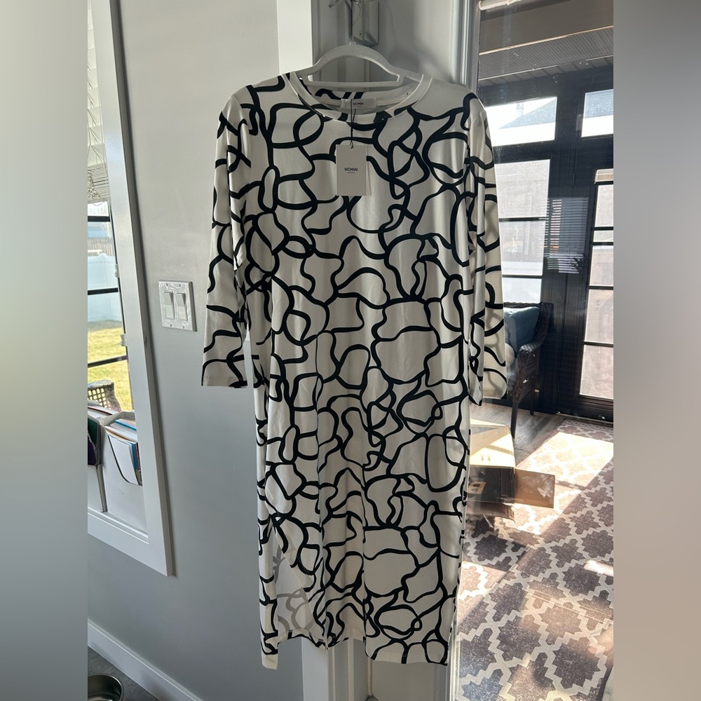 Uchuu Montreal black and white dress-size 4